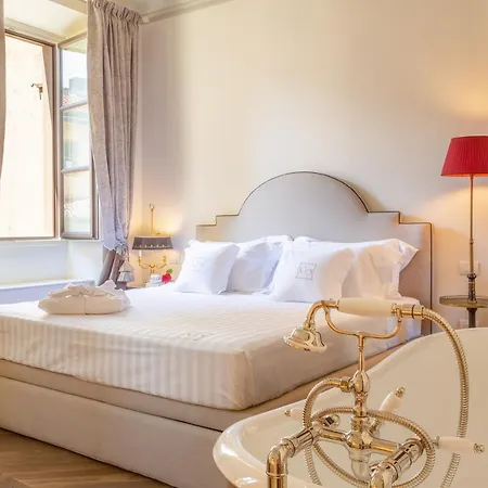Corte Calzaiuoli Elegant Bed and breakfast 4*