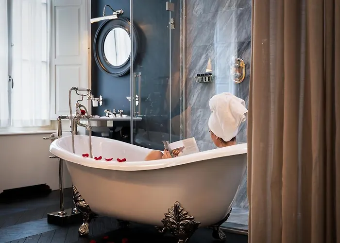 Corte Calzaiuoli Elegant Отель типа 