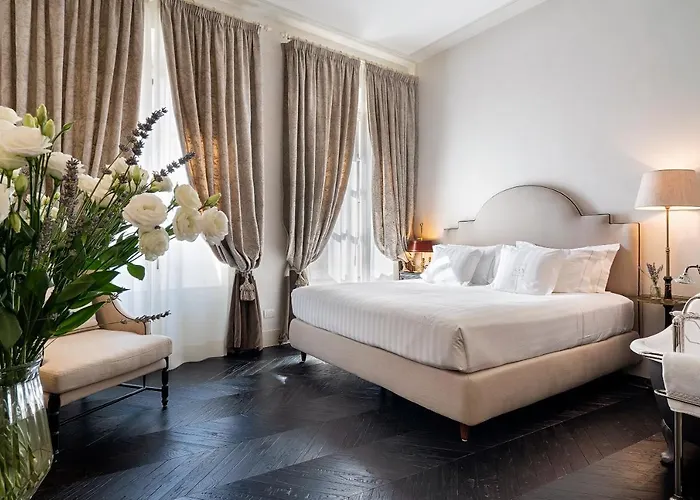 Corte Calzaiuoli Elegant Отель типа 