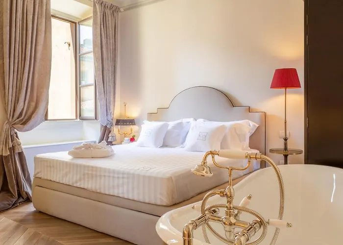 Corte Calzaiuoli Elegant Отель типа 