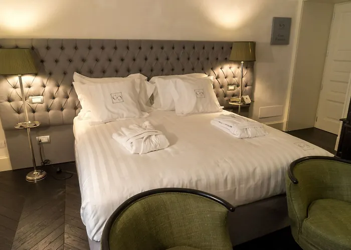 Corte Calzaiuoli Elegant Отель типа 