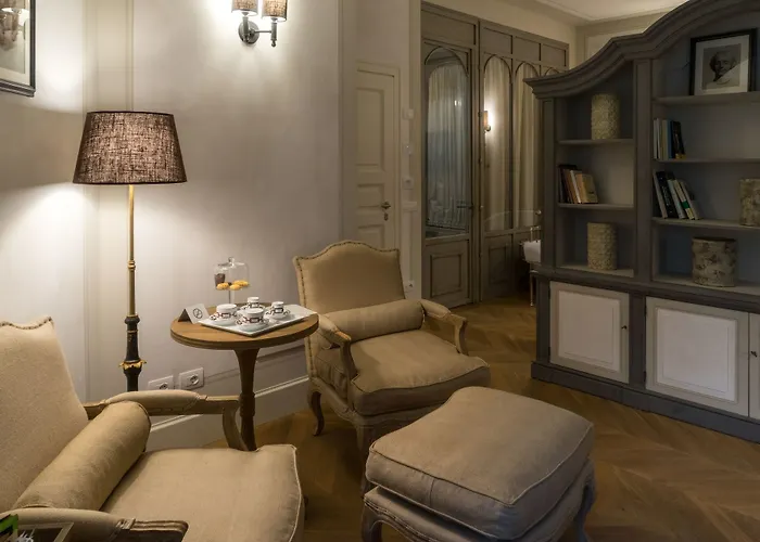 Corte Calzaiuoli Elegant Отель типа 